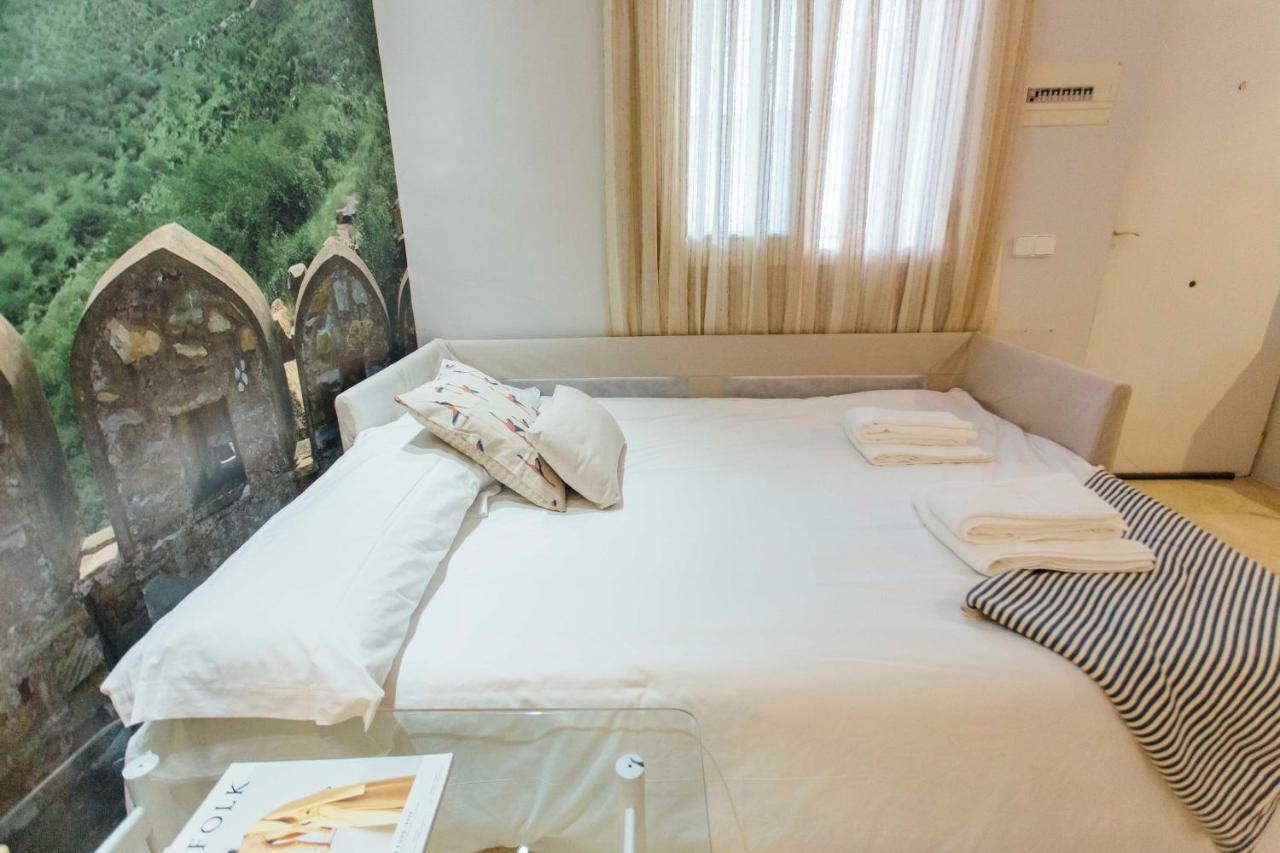One & Lux- Lagar Apartamento